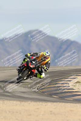 media/Nov-16-2025-Race Pace (Sun) [[8c5fa54630]]/Non Verified Riders (1st 20 Minutes)/6-Turn 12 (2pm)/